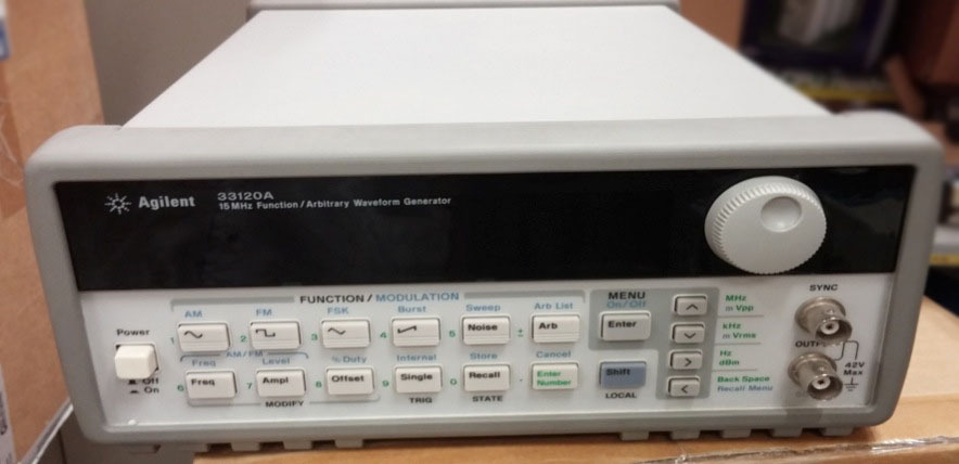 사진 사용됨 AGILENT / HP / HEWLETT-PACKARD / KEYSIGHT 33120A 판매용