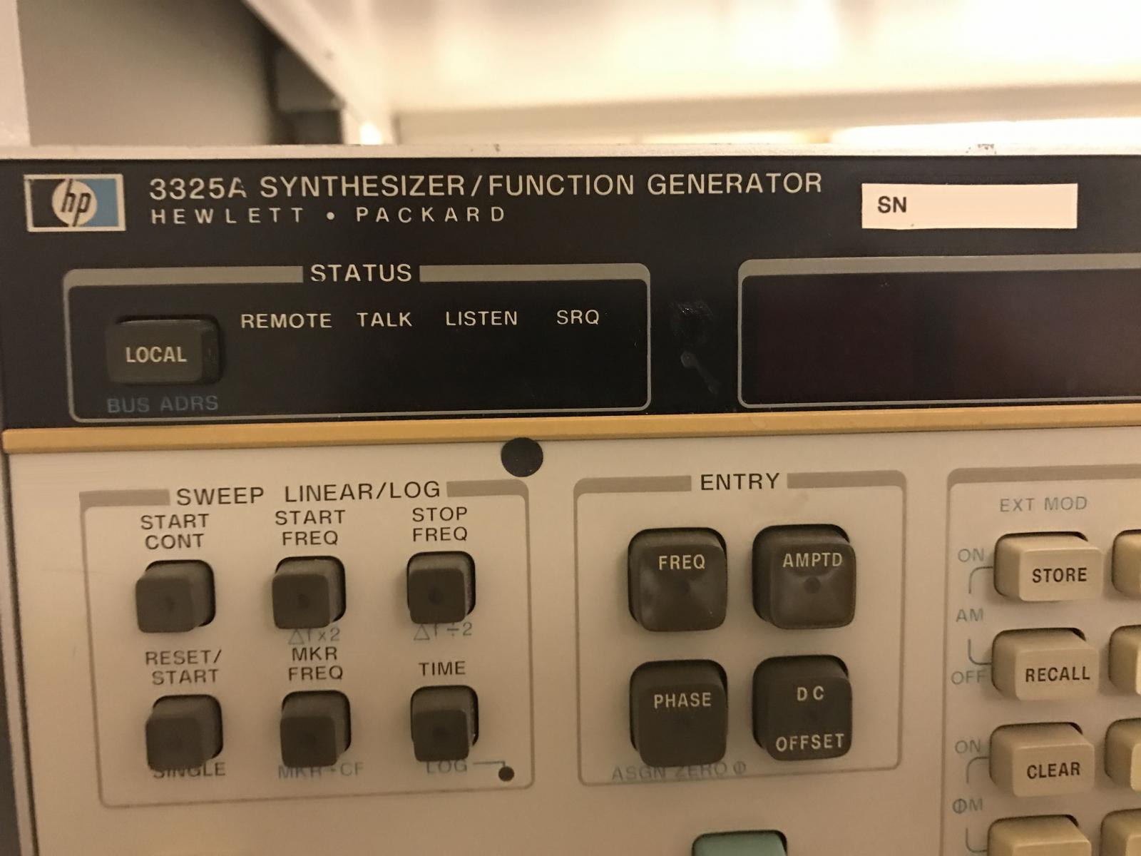 Photo Utilisé AGILENT / HP / HEWLETT-PACKARD / KEYSIGHT 3325A À vendre