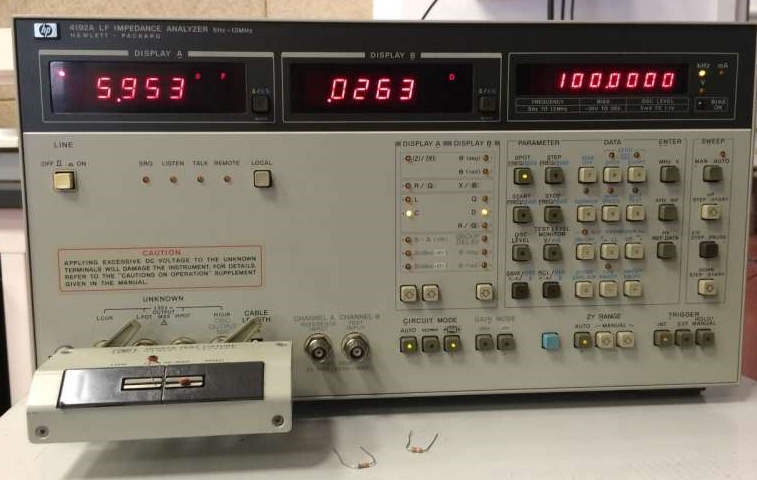 Foto Verwendet AGILENT / HP / HEWLETT-PACKARD / KEYSIGHT 4192A Zum Verkauf