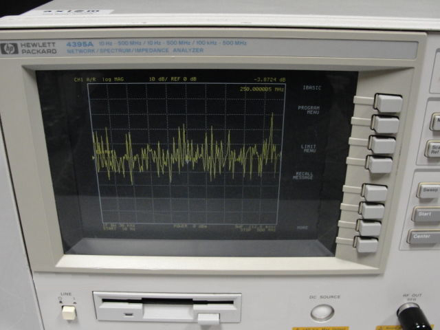 Photo Used AGILENT / HP / HEWLETT-PACKARD / KEYSIGHT 4395A For Sale