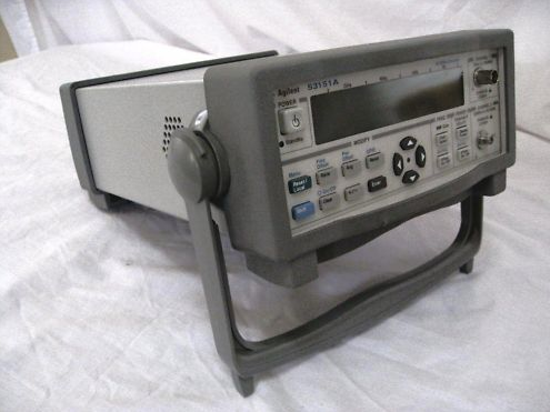 Foto Verwendet AGILENT / HP / HEWLETT-PACKARD / KEYSIGHT 53151A Zum Verkauf