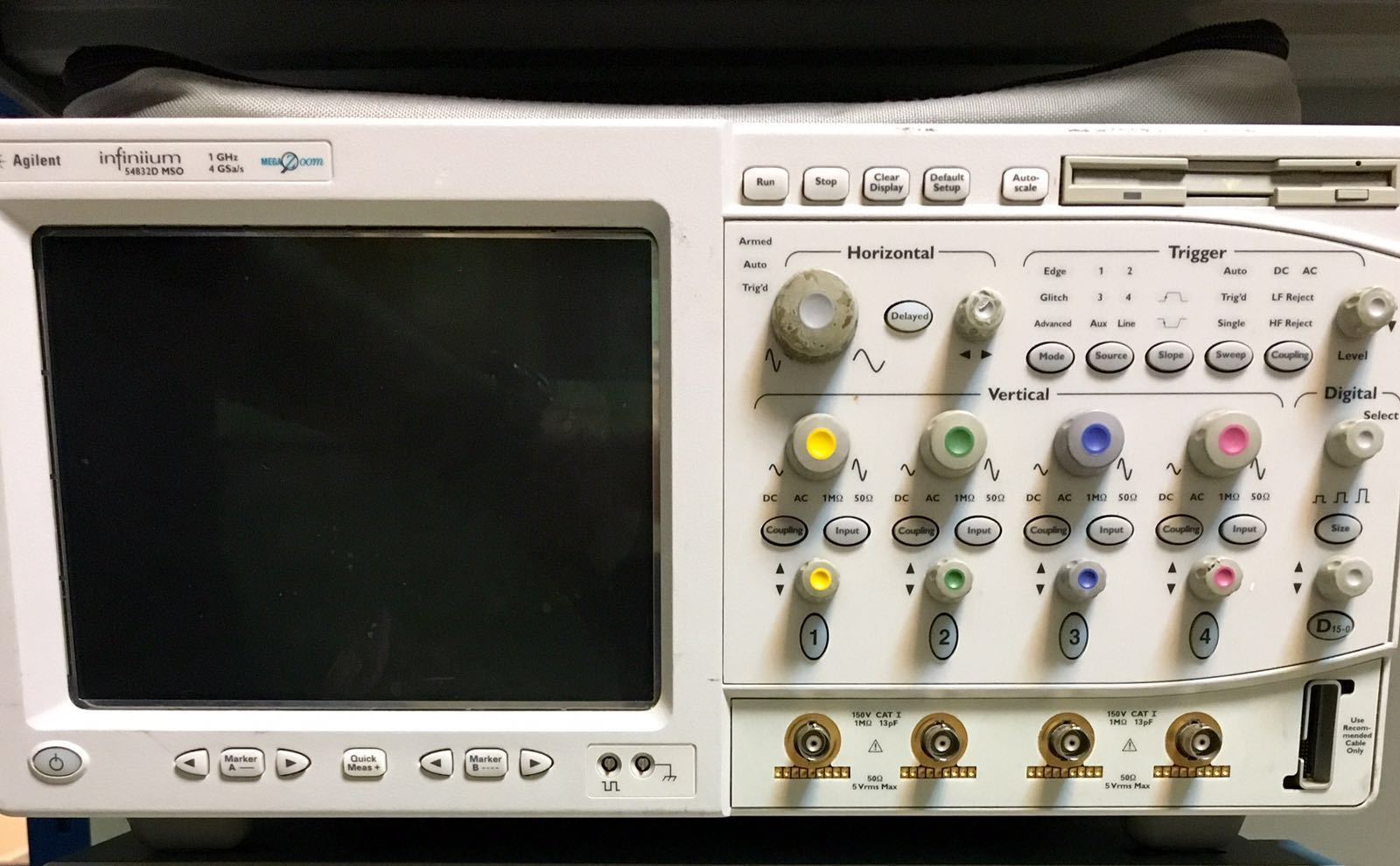 Foto Verwendet AGILENT / HP / HEWLETT-PACKARD / KEYSIGHT 54832D Zum Verkauf