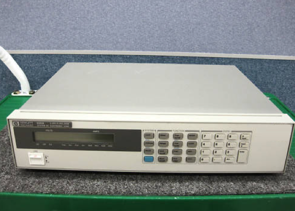 Foto Verwendet AGILENT / HP / HEWLETT-PACKARD / KEYSIGHT 6060B Zum Verkauf