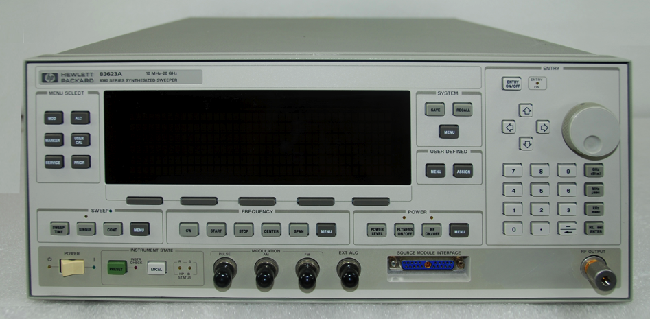 フォト（写真） 使用される AGILENT / HP / HEWLETT-PACKARD / KEYSIGHT 83623A 販売のために