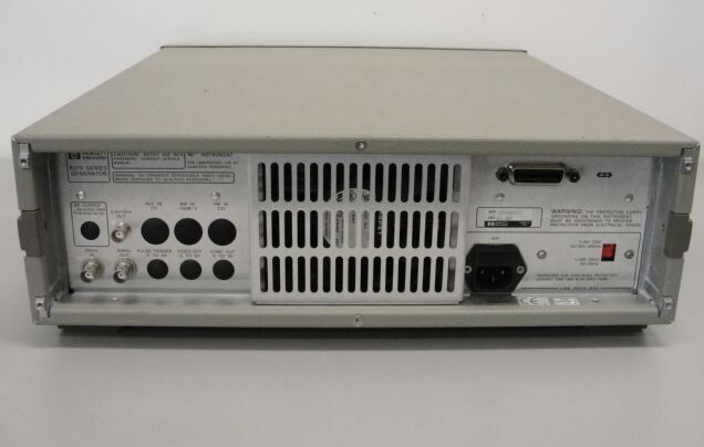 사진 사용됨 AGILENT / HP / HEWLETT-PACKARD / KEYSIGHT 83712A 판매용