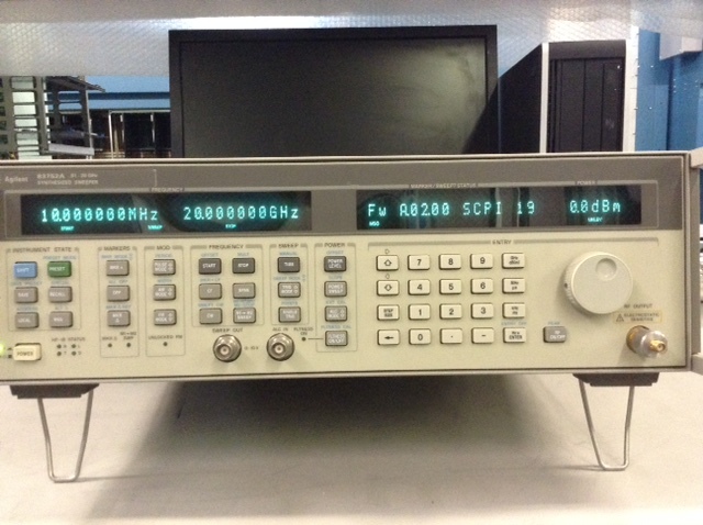 Photo Utilisé AGILENT / HP / HEWLETT-PACKARD / KEYSIGHT 83752A À vendre