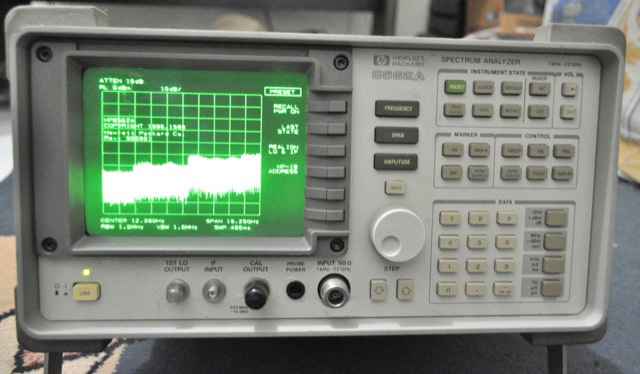 フォト（写真） 使用される AGILENT / HP / HEWLETT-PACKARD / KEYSIGHT 8562A 販売のために