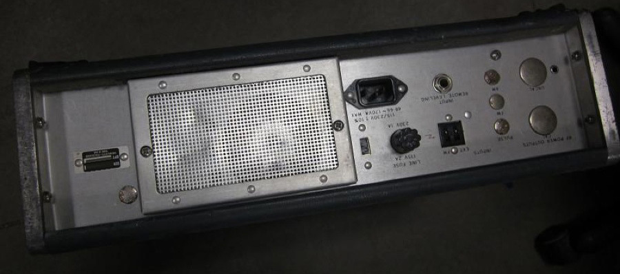 Foto Verwendet AGILENT / HP / HEWLETT-PACKARD / KEYSIGHT 8614 Zum Verkauf