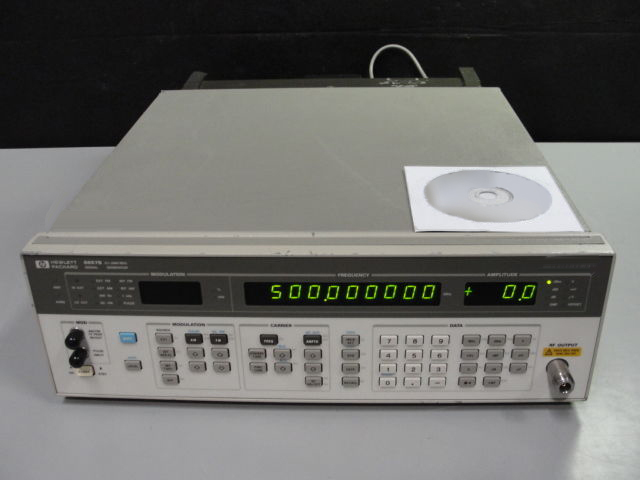 フォト（写真） 使用される AGILENT / HP / HEWLETT-PACKARD / KEYSIGHT 8657B 販売のために