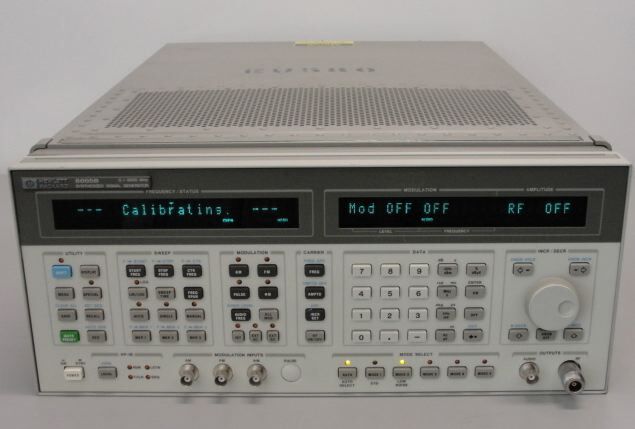 Foto Verwendet AGILENT / HP / HEWLETT-PACKARD / KEYSIGHT 8665B Zum Verkauf