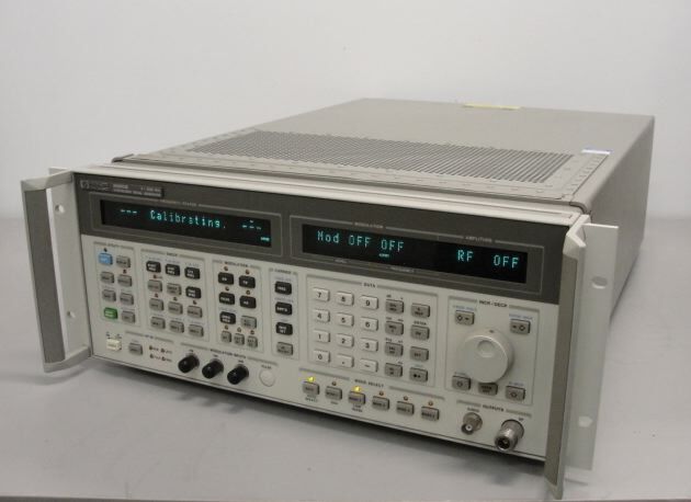 Photo Used AGILENT / HP / HEWLETT-PACKARD / KEYSIGHT 8665B For Sale