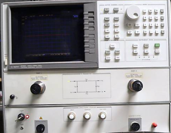 Foto Verwendet AGILENT / HP / HEWLETT-PACKARD / KEYSIGHT 8703A Zum Verkauf