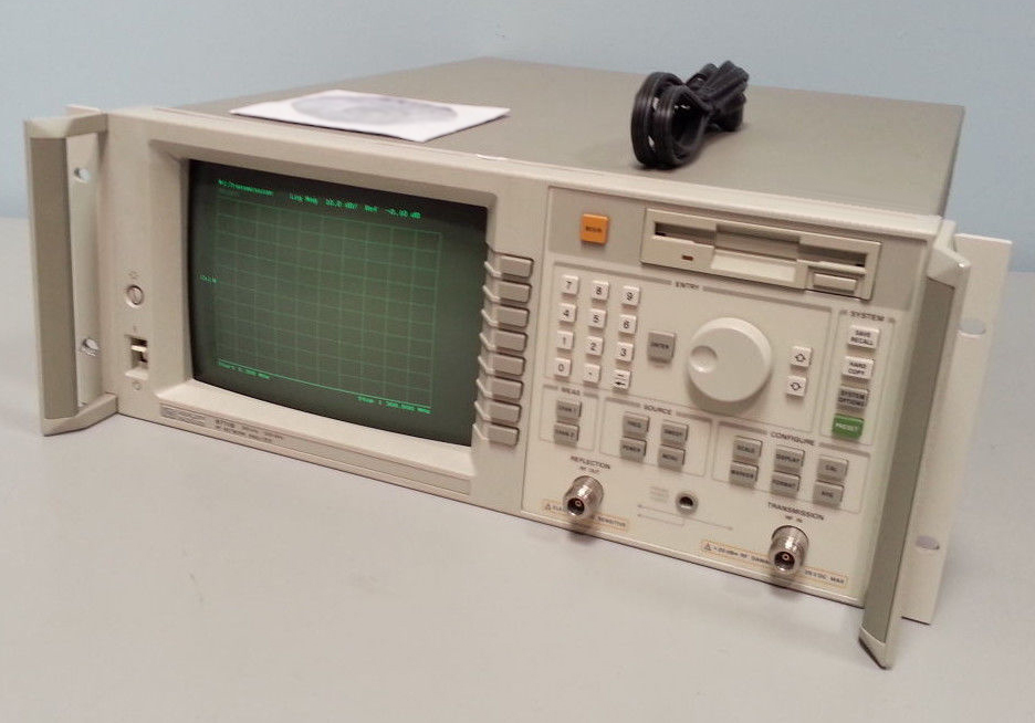 Photo Utilisé AGILENT / HP / HEWLETT-PACKARD / KEYSIGHT 8711B À vendre