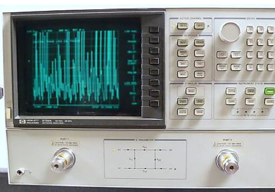 フォト（写真） 使用される AGILENT / HP / HEWLETT-PACKARD / KEYSIGHT 8720A 販売のために