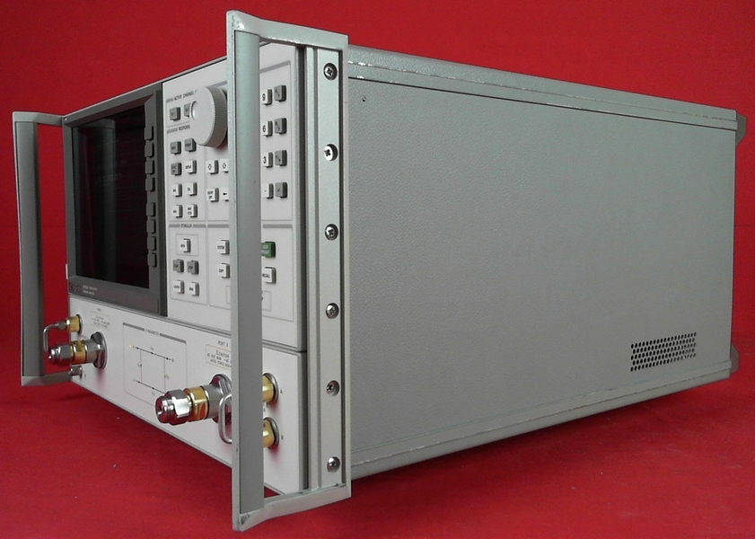 Photo Used AGILENT / HP / HEWLETT-PACKARD / KEYSIGHT 8720C For Sale