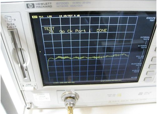 Photo Used AGILENT / HP / HEWLETT-PACKARD / KEYSIGHT 8720D For Sale