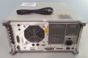 Photo Utilisé AGILENT / HP / HEWLETT-PACKARD / KEYSIGHT 8720D À vendre