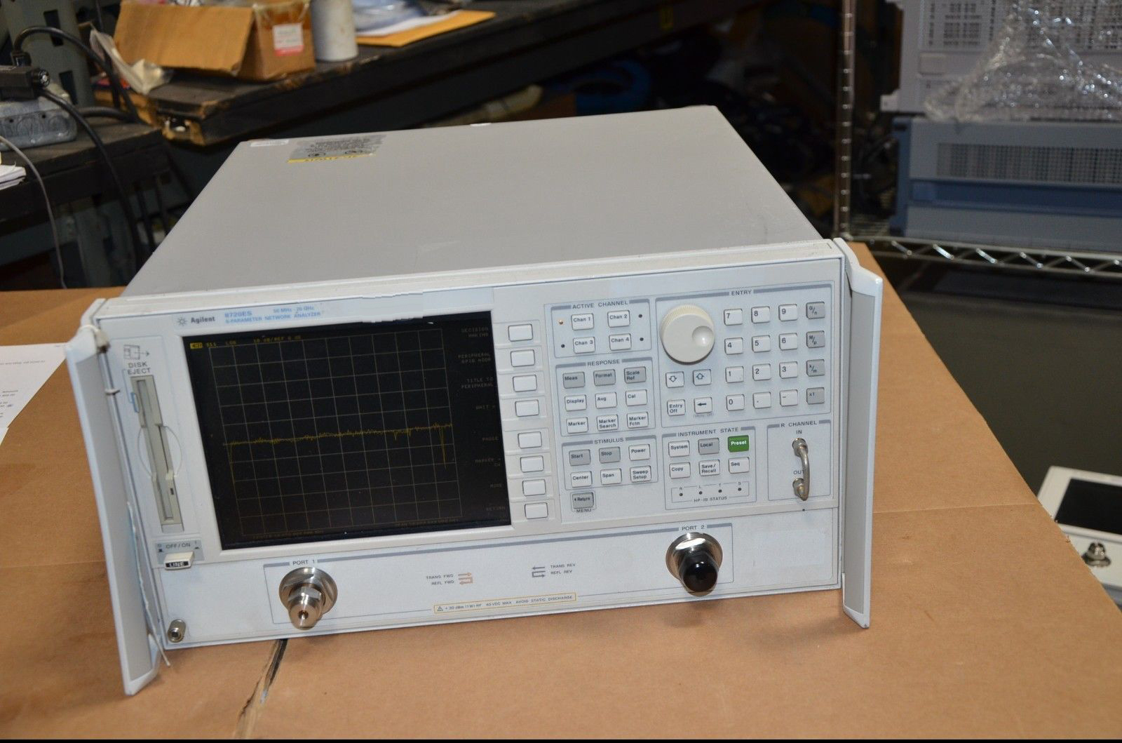 Photo Used AGILENT / HP / HEWLETT-PACKARD / KEYSIGHT 8720ES For Sale