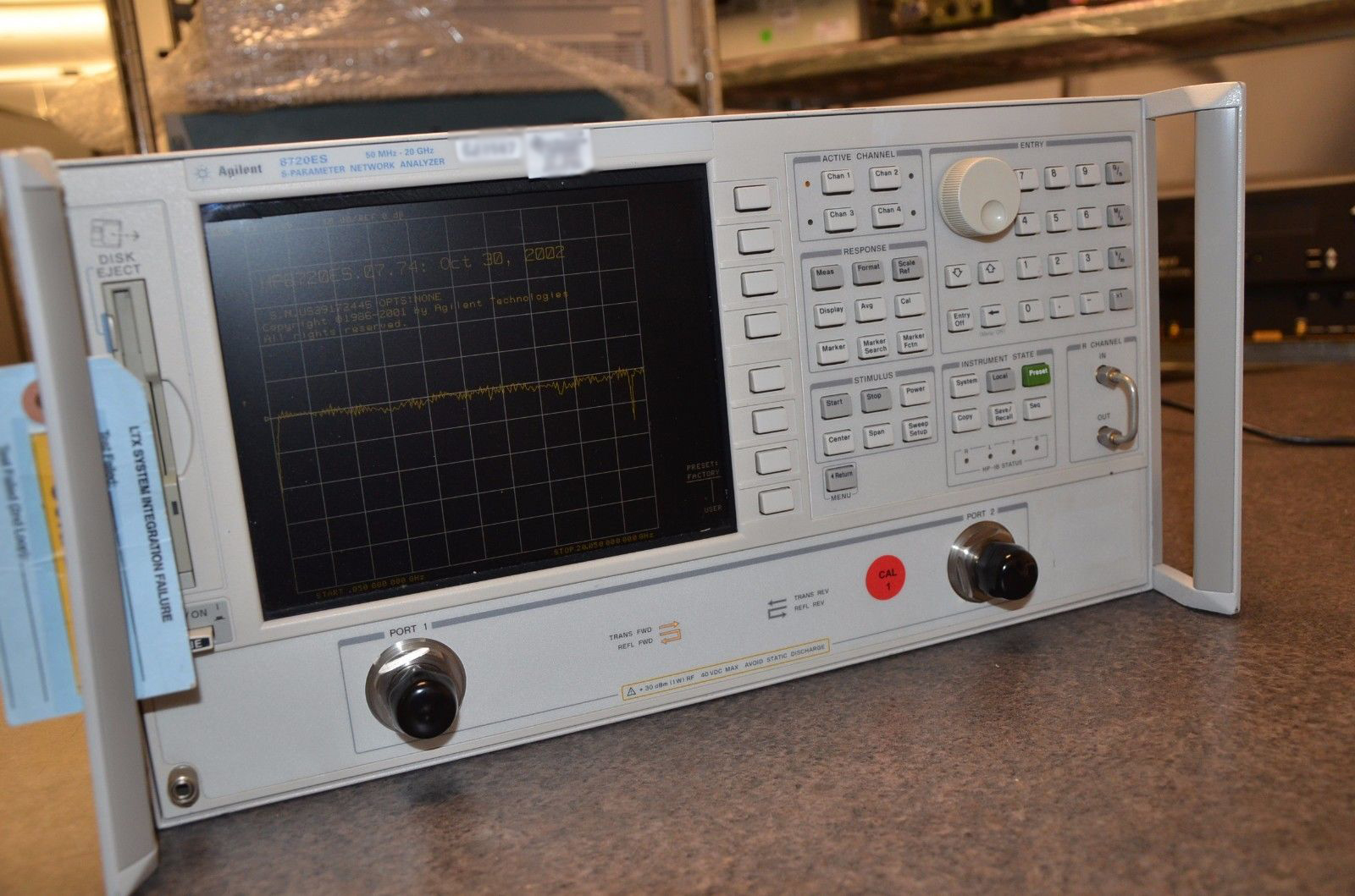 Photo Used AGILENT / HP / HEWLETT-PACKARD / KEYSIGHT 8720ES For Sale