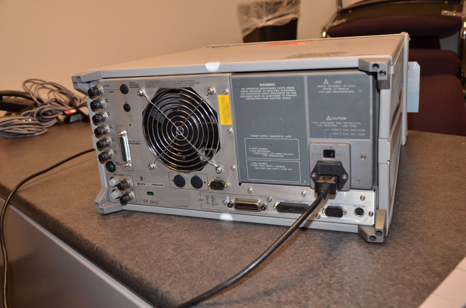 Photo Used AGILENT / HP / HEWLETT-PACKARD / KEYSIGHT 8720ES For Sale