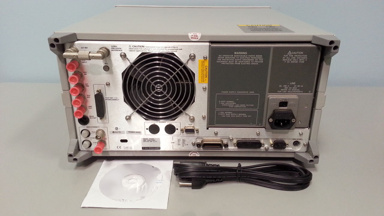 Photo Used AGILENT / HP / HEWLETT-PACKARD / KEYSIGHT 8722ES For Sale