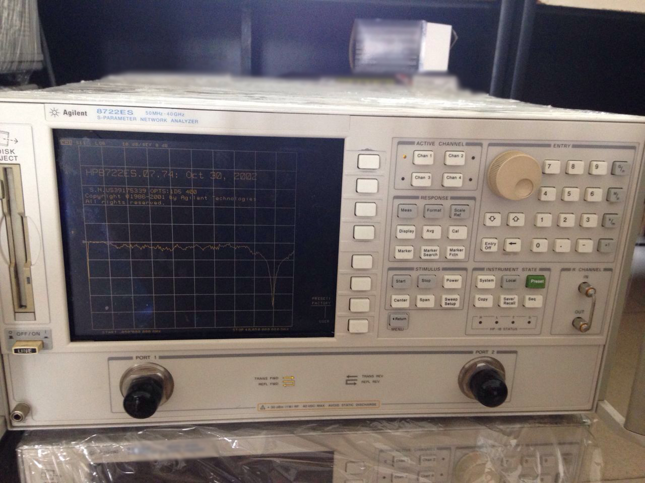 Photo Used AGILENT / HP / HEWLETT-PACKARD / KEYSIGHT 8722ES For Sale