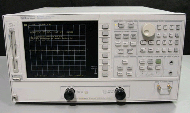 フォト（写真） 使用される AGILENT / HP / HEWLETT-PACKARD / KEYSIGHT 8753ES 販売のために