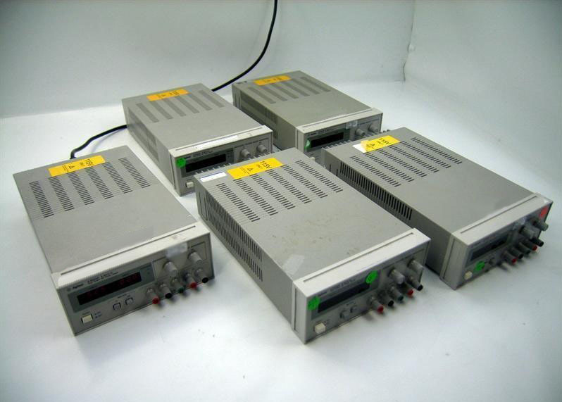 Photo Utilisé AGILENT / HP / HEWLETT-PACKARD / KEYSIGHT E3620A À vendre