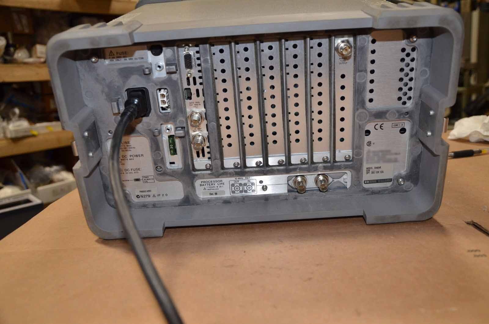 Foto Verwendet AGILENT / HP / HEWLETT-PACKARD / KEYSIGHT E4404B Zum Verkauf