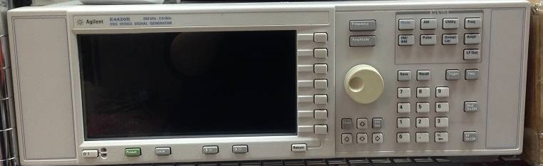 사진 사용됨 AGILENT / HP / HEWLETT-PACKARD / KEYSIGHT E4420B 판매용