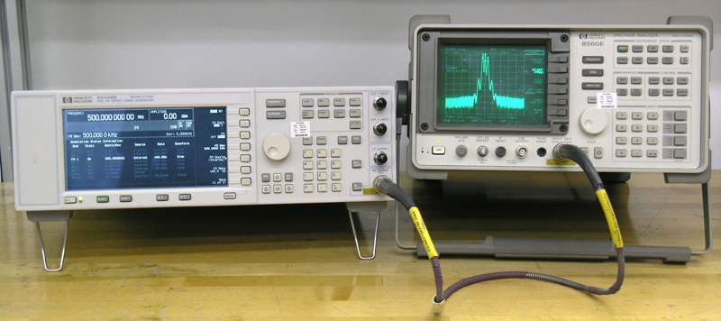 Photo Used AGILENT / HP / HEWLETT-PACKARD / KEYSIGHT E4426B For Sale