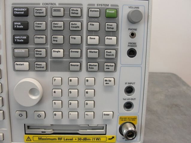 图为 已使用的 AGILENT / HP / HEWLETT-PACKARD / KEYSIGHT E4440A 待售