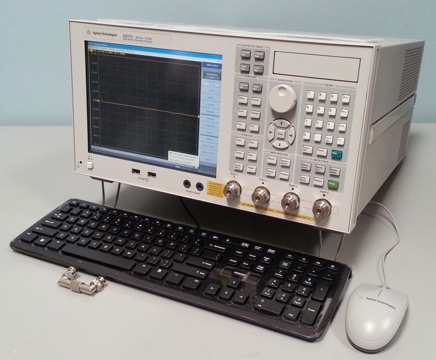 Photo Used AGILENT / HP / HEWLETT-PACKARD / KEYSIGHT E5071C For Sale