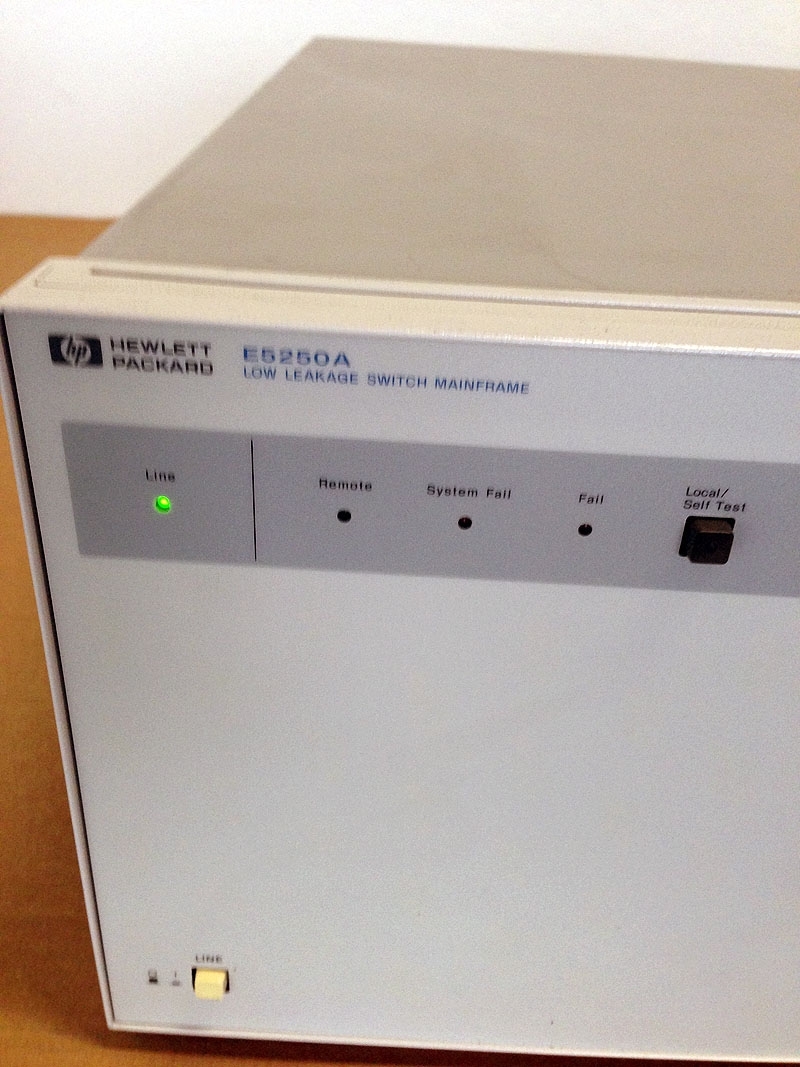 Foto Verwendet AGILENT / HP / HEWLETT-PACKARD / KEYSIGHT E5250A Zum Verkauf