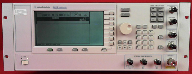 Foto Verwendet AGILENT / HP / HEWLETT-PACKARD / KEYSIGHT E8257D Zum Verkauf