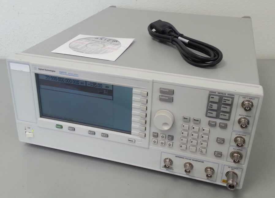 Photo Used AGILENT / HP / HEWLETT-PACKARD / KEYSIGHT E8257D For Sale