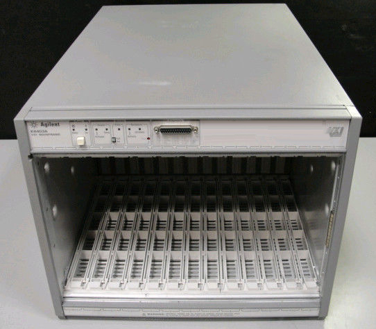 Foto Verwendet AGILENT / HP / HEWLETT-PACKARD / KEYSIGHT E8403A Zum Verkauf