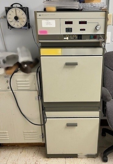 Photo Utilisé HEWLETT-PACKARD Cabinet style À vendre
