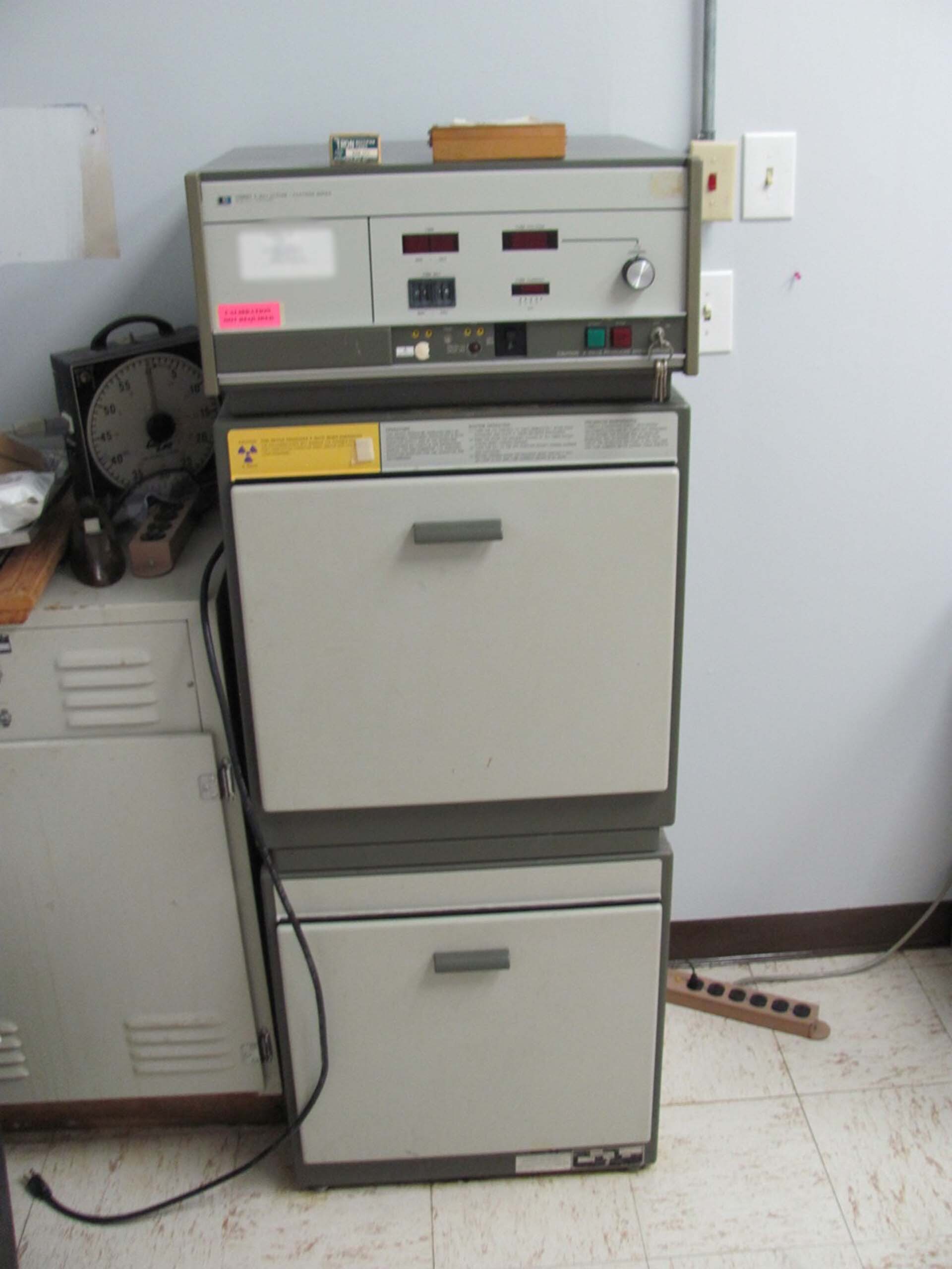 Photo Utilisé HEWLETT-PACKARD Cabinet style À vendre