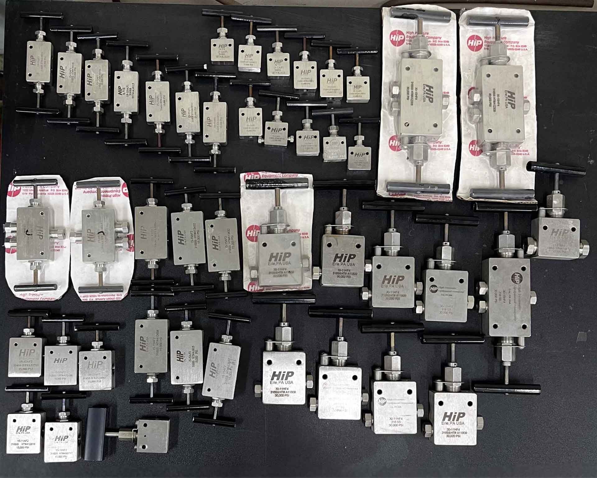 フォト（写真） 使用される HIGH PRESSURE EQUIPMENT / GRACO Lot of valves and fittings 販売のために