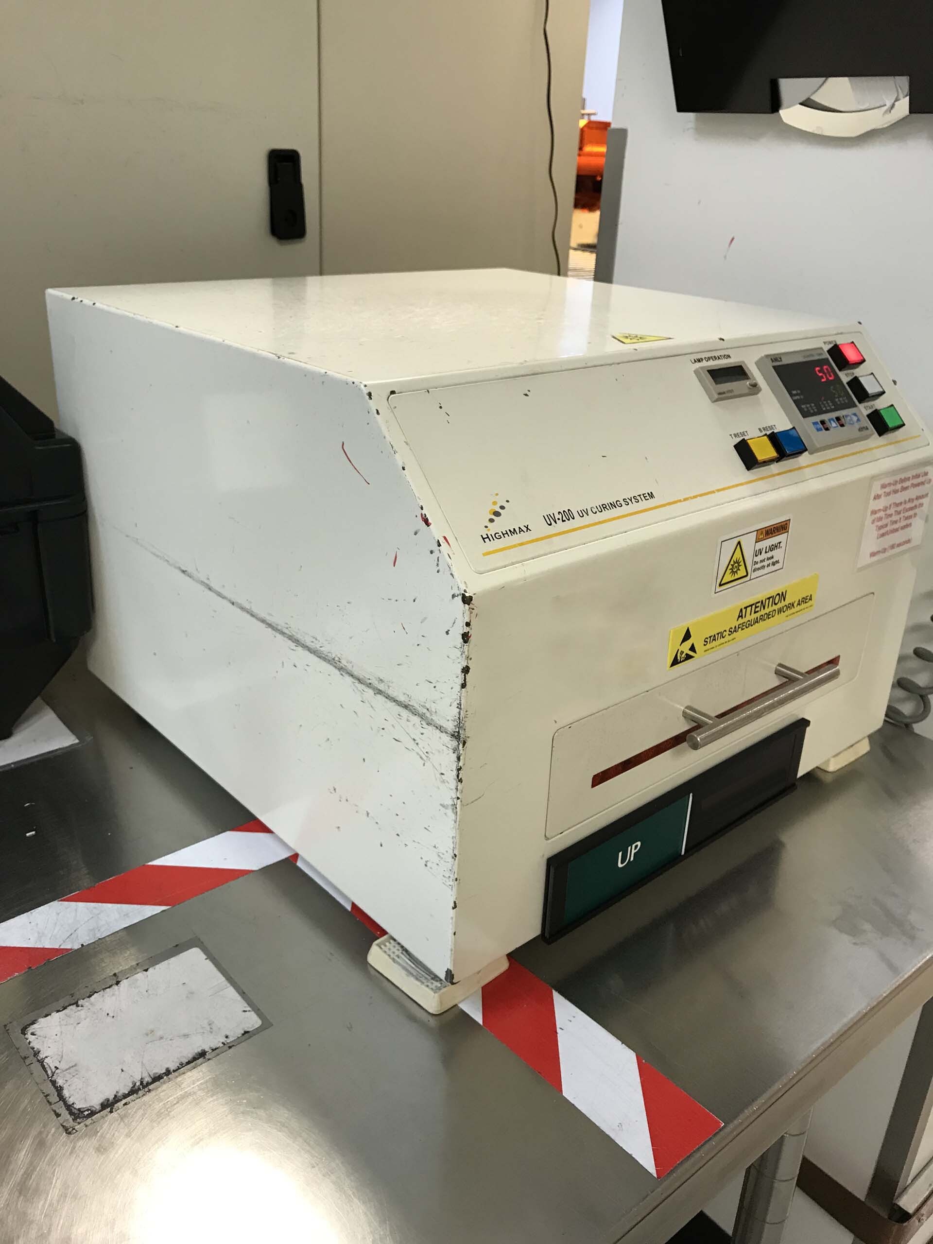 Photo Used HIGHMAX UV-200 For Sale
