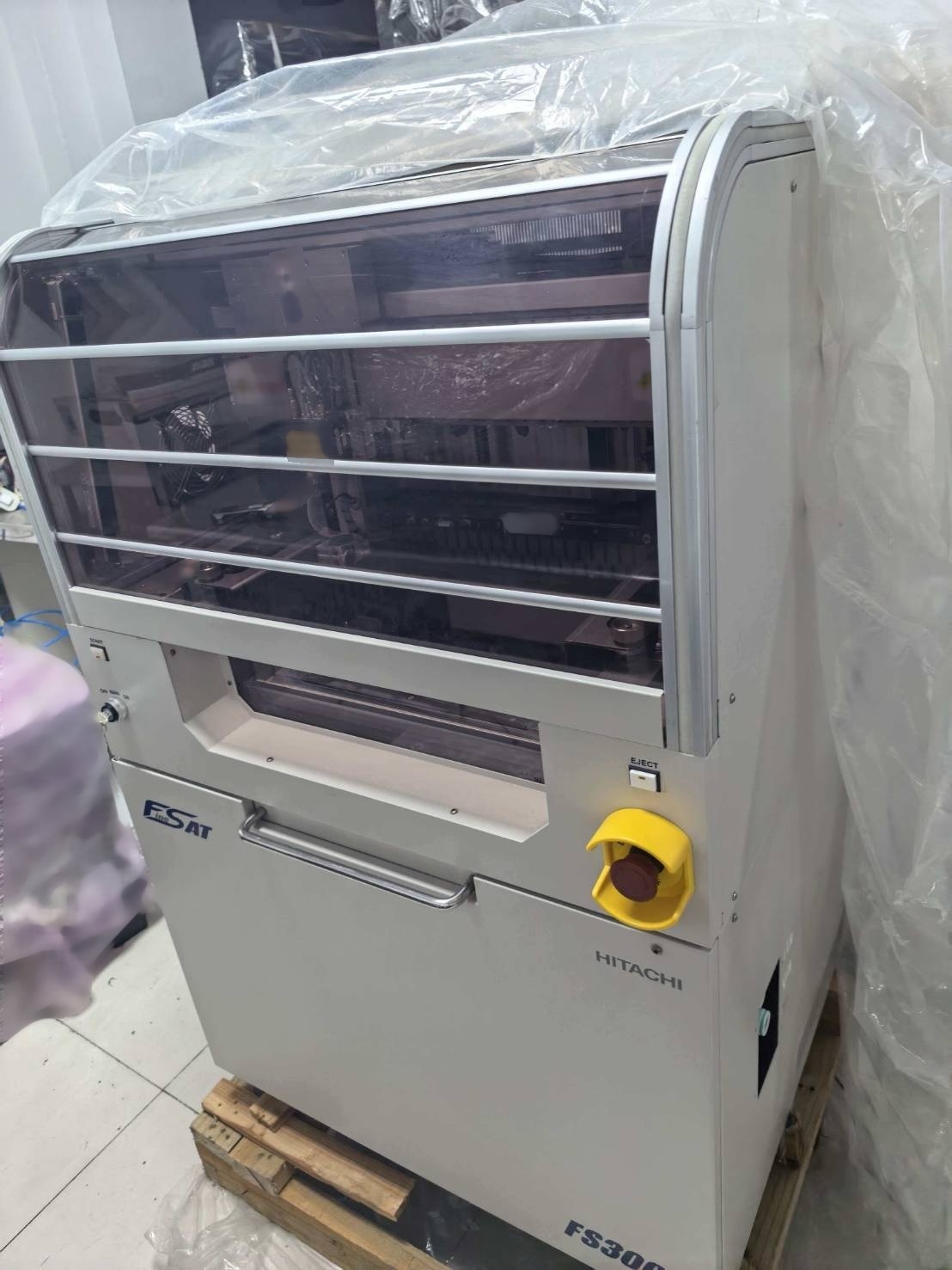 Photo Used HITACHI FS300 Type II For Sale