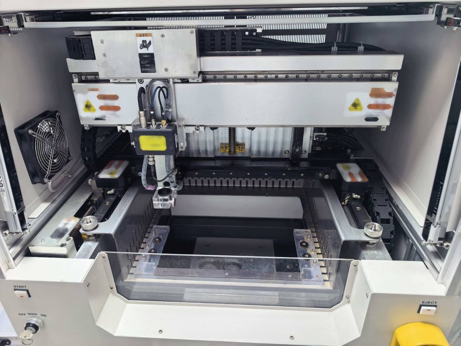 Photo Used HITACHI FS300 Type II For Sale