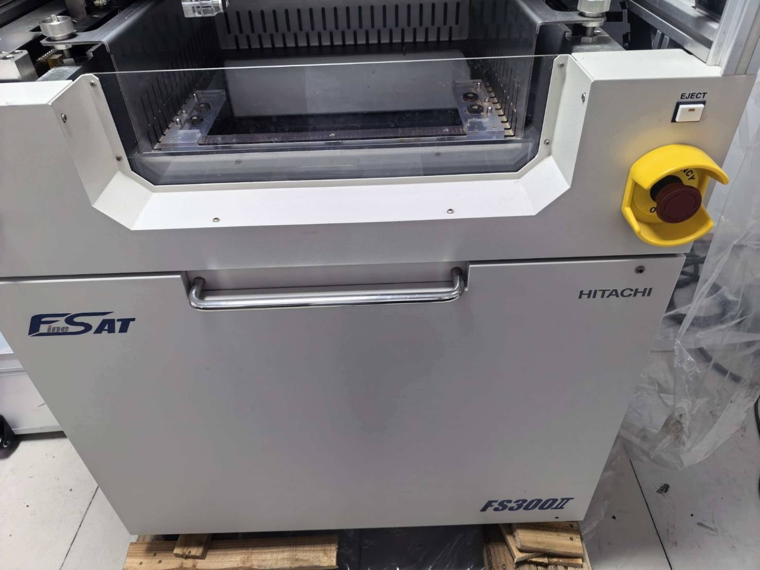 Photo Used HITACHI FS300 Type II For Sale