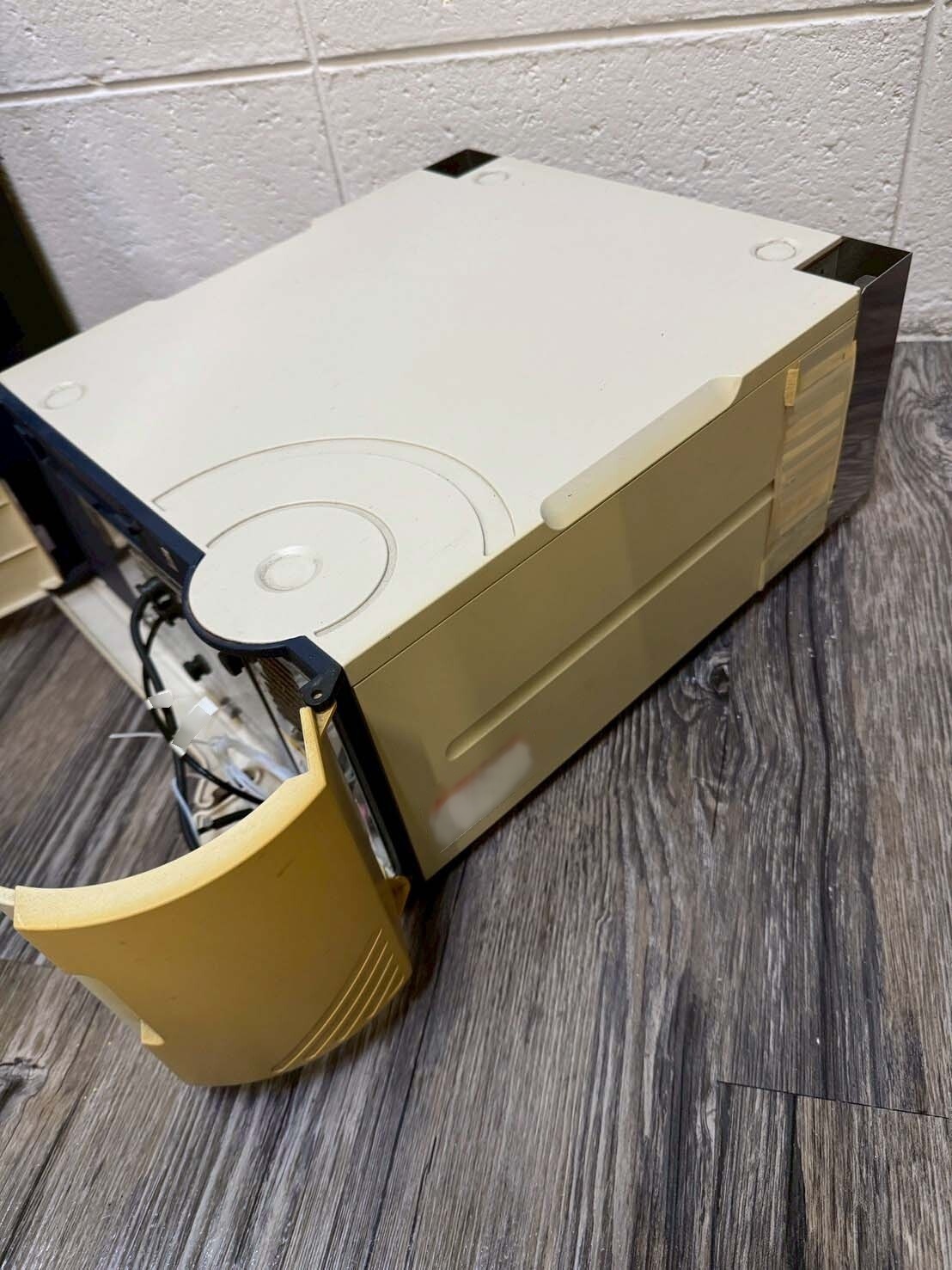 Foto Verwendet HITACHI HPLC System Zum Verkauf