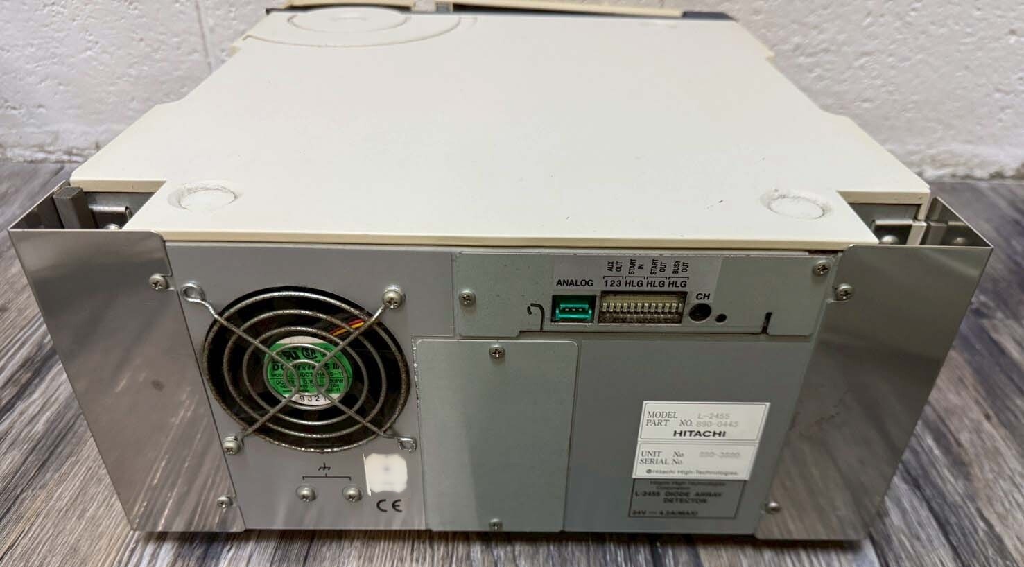 Foto Verwendet HITACHI HPLC System Zum Verkauf