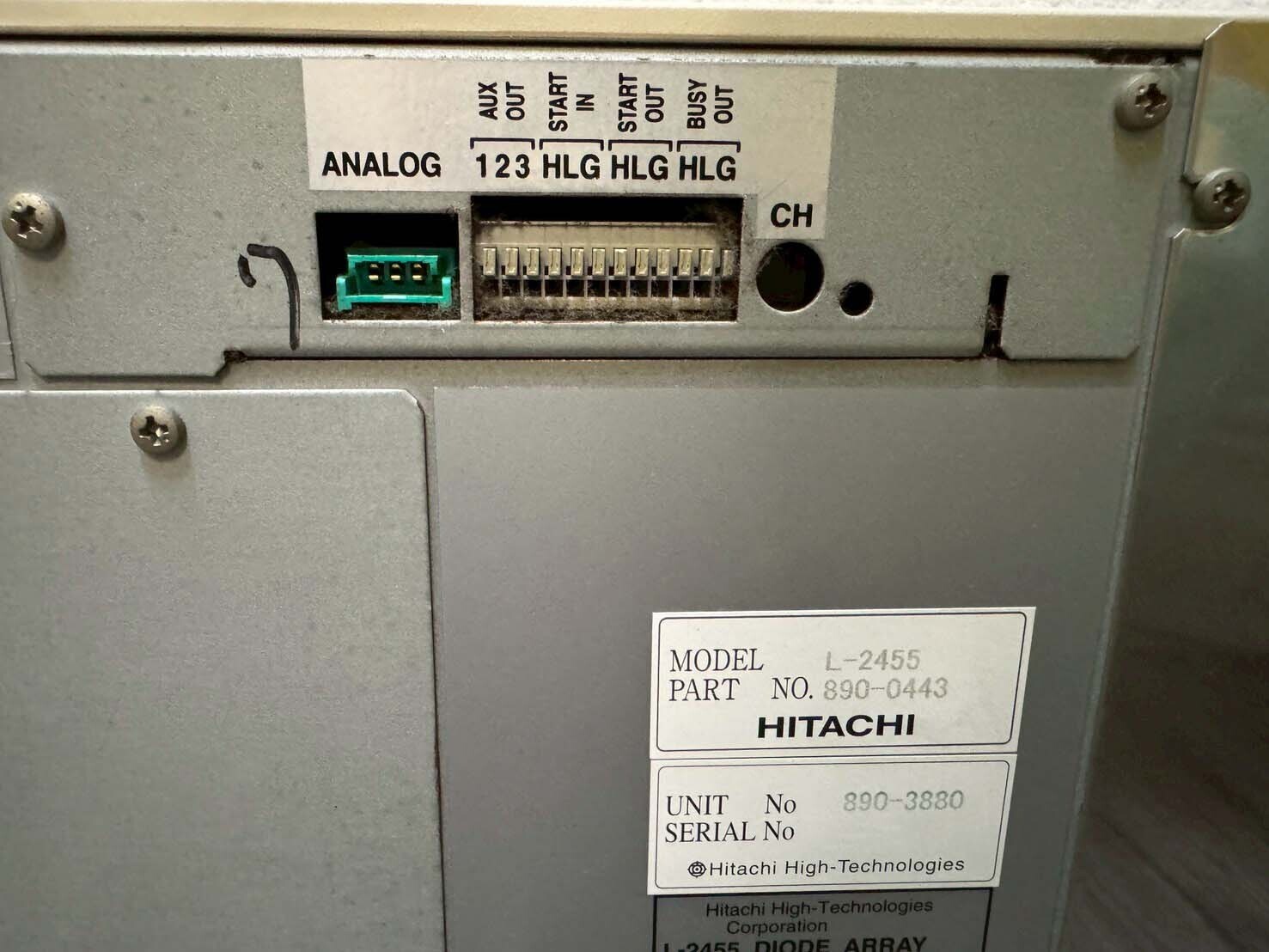 Foto Verwendet HITACHI HPLC System Zum Verkauf