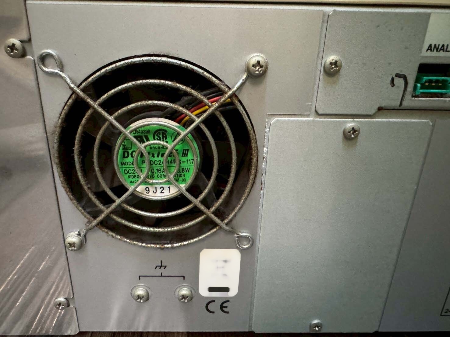 Foto Verwendet HITACHI HPLC System Zum Verkauf