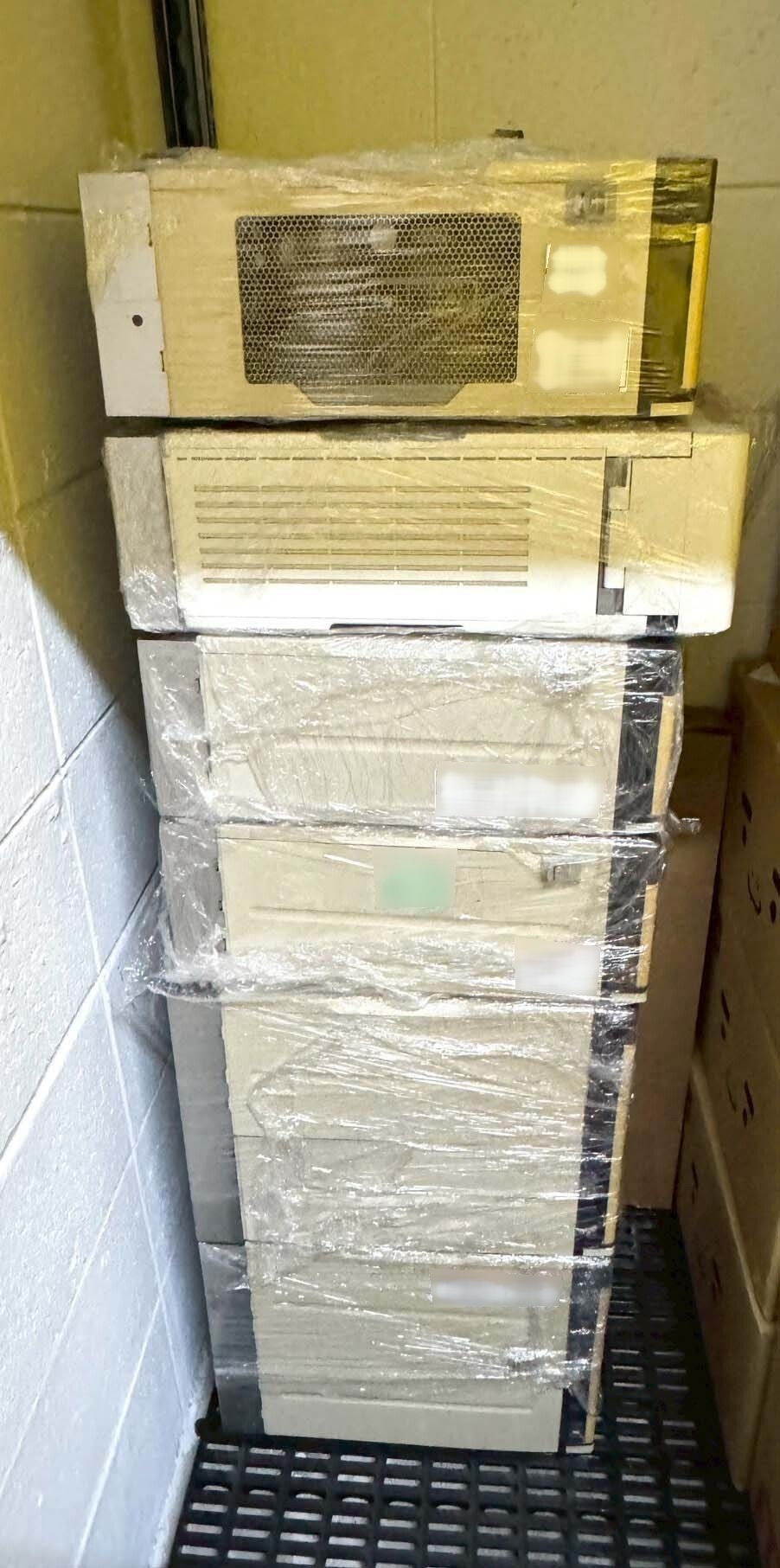 Foto Verwendet HITACHI HPLC System Zum Verkauf