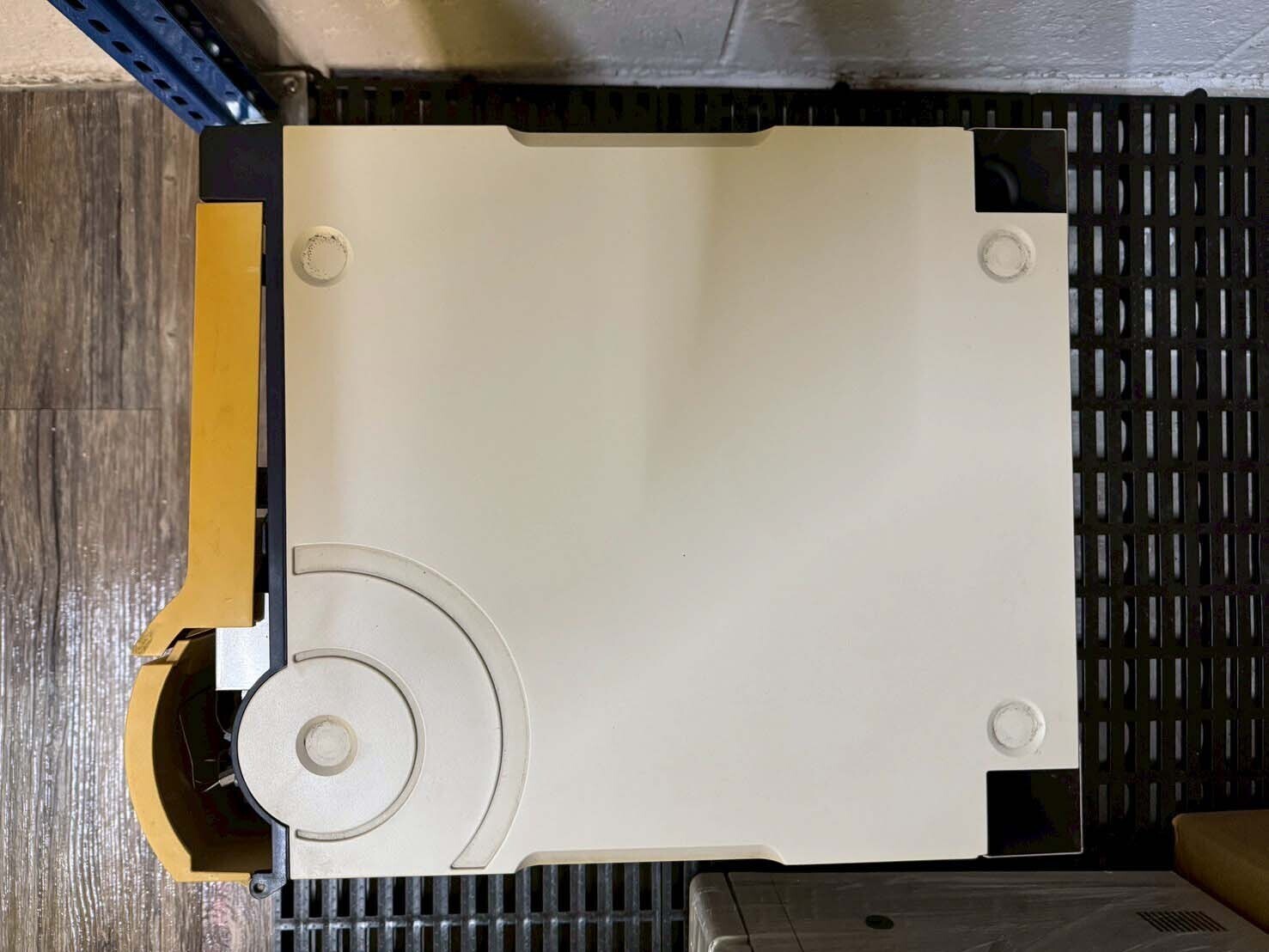 Foto Verwendet HITACHI HPLC System Zum Verkauf